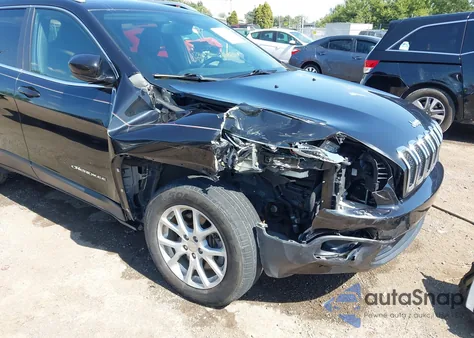 2016 Jeep Cherokee Latitude z USA, uszkodzony, nr VIN 1C4PJMCS3GW318671